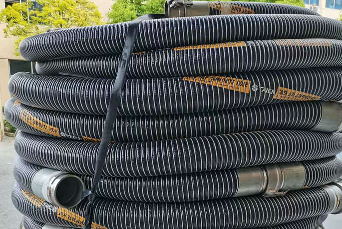 復合輸油管 Composite oil hose